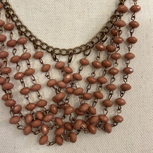 Bib necklace with pink beading - Picture 2 of 7